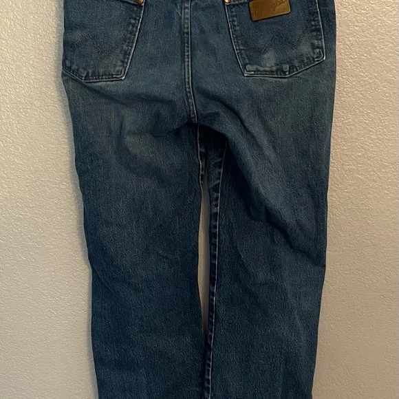 Wrangler men’s distressed denim pants - Picture 5 of 7